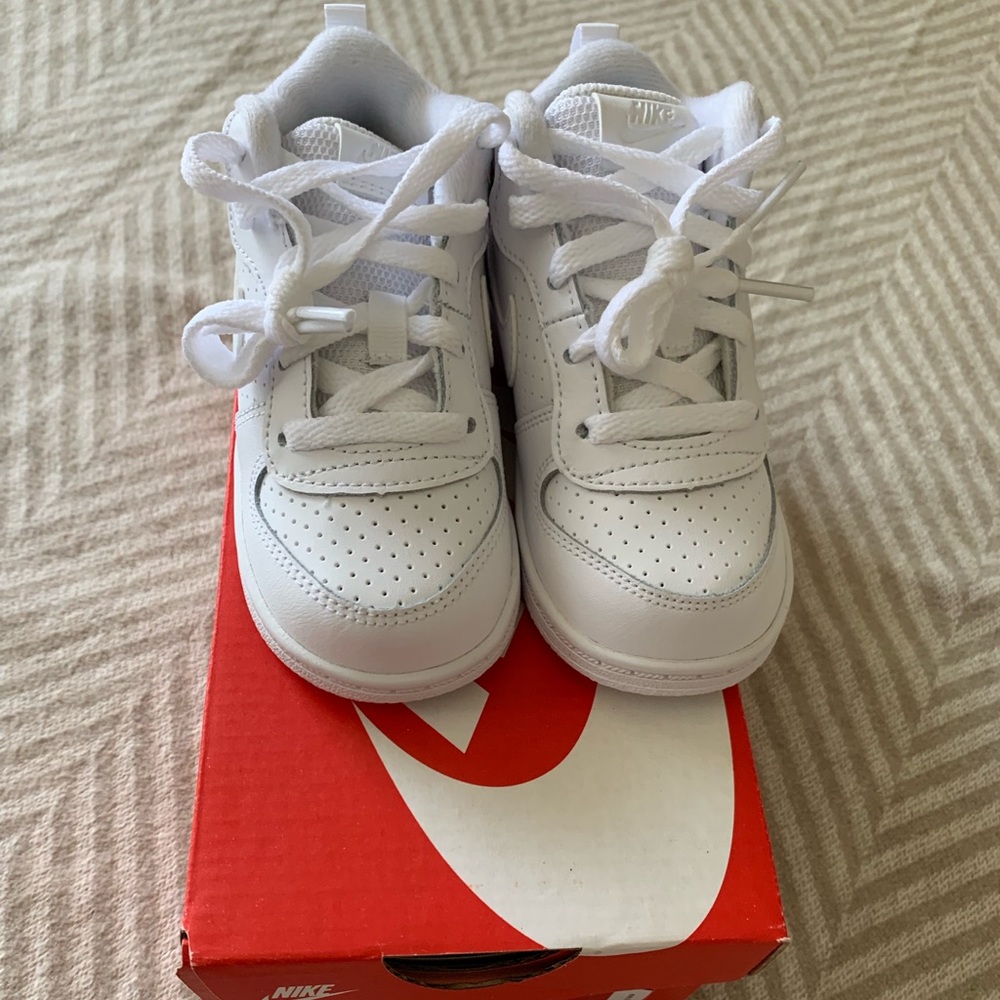 **NIB** Nike Borough high-tops - White - Sz 7c
